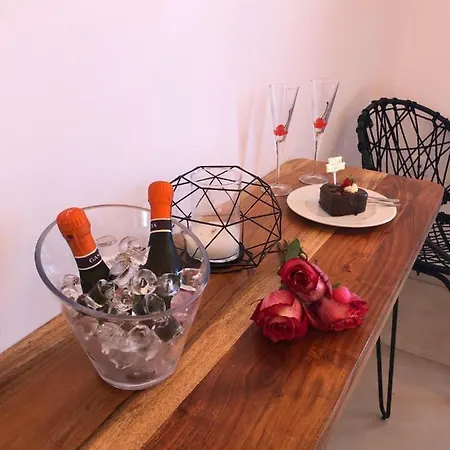 Ibiscus Boutique מלון 3*